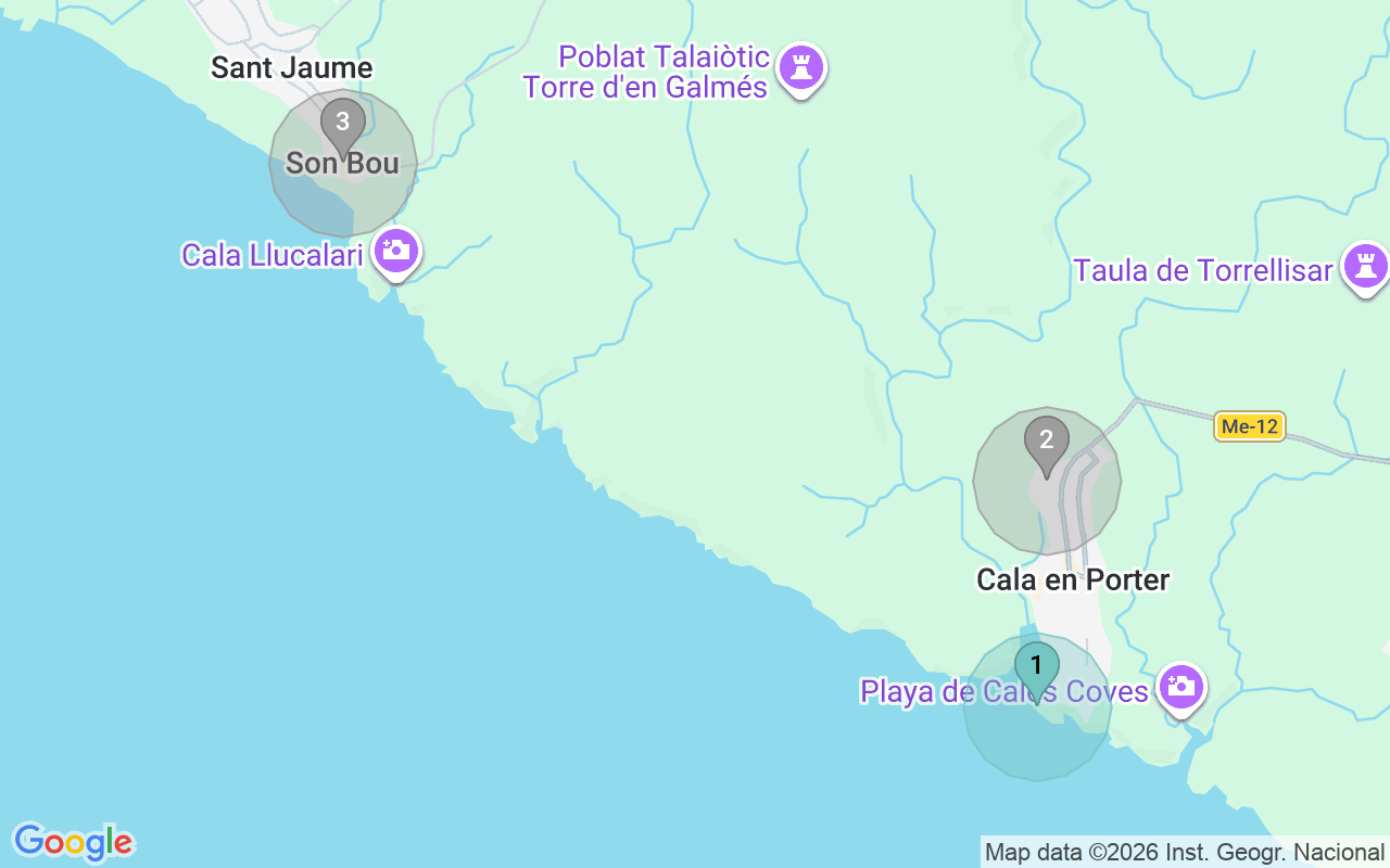 Map of Airbnb guest-review hotspots in Alaior with location premium circles