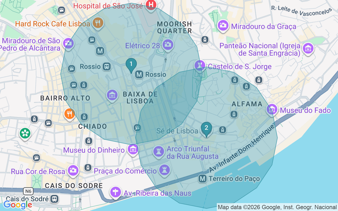 Map of Airbnb guest-review hotspots in Alfama with location premium circles