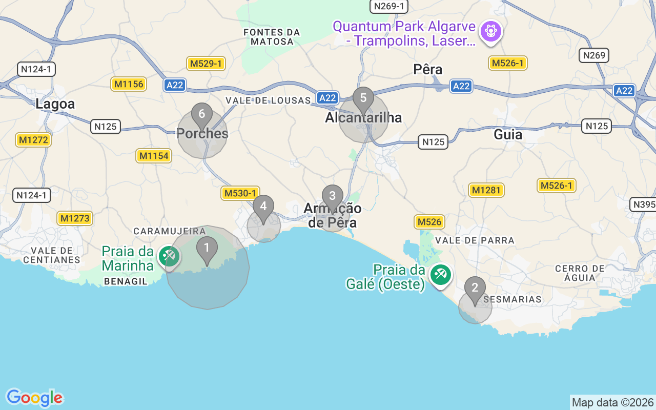 Map of Airbnb guest-review hotspots in Armação de Pêra with location premium circles
