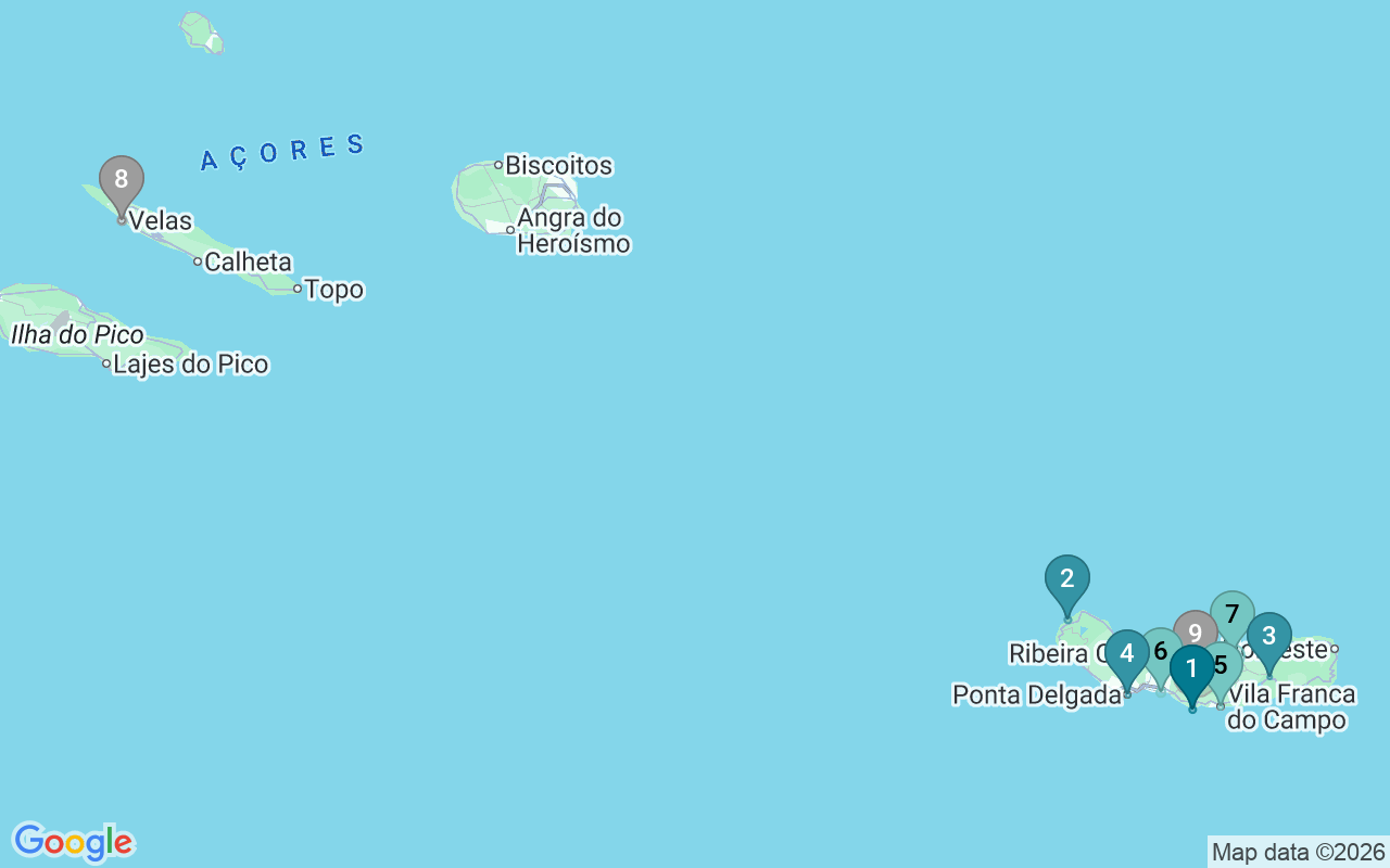 Map of Airbnb guest-review hotspots in Azores with location premium circles