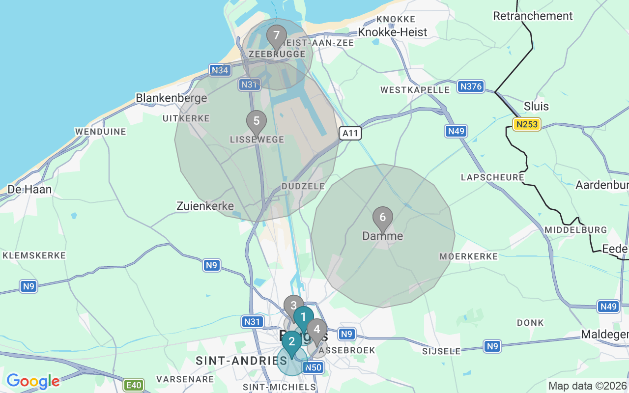 Map of Airbnb guest-review hotspots in Brugge with location premium circles