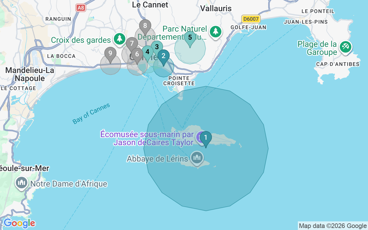 Map of Airbnb guest-review hotspots in Cannes with location premium circles