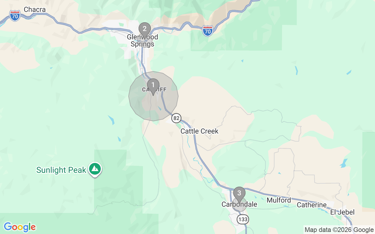 Map of Airbnb guest-review hotspots in Glenwood Springs with location premium circles