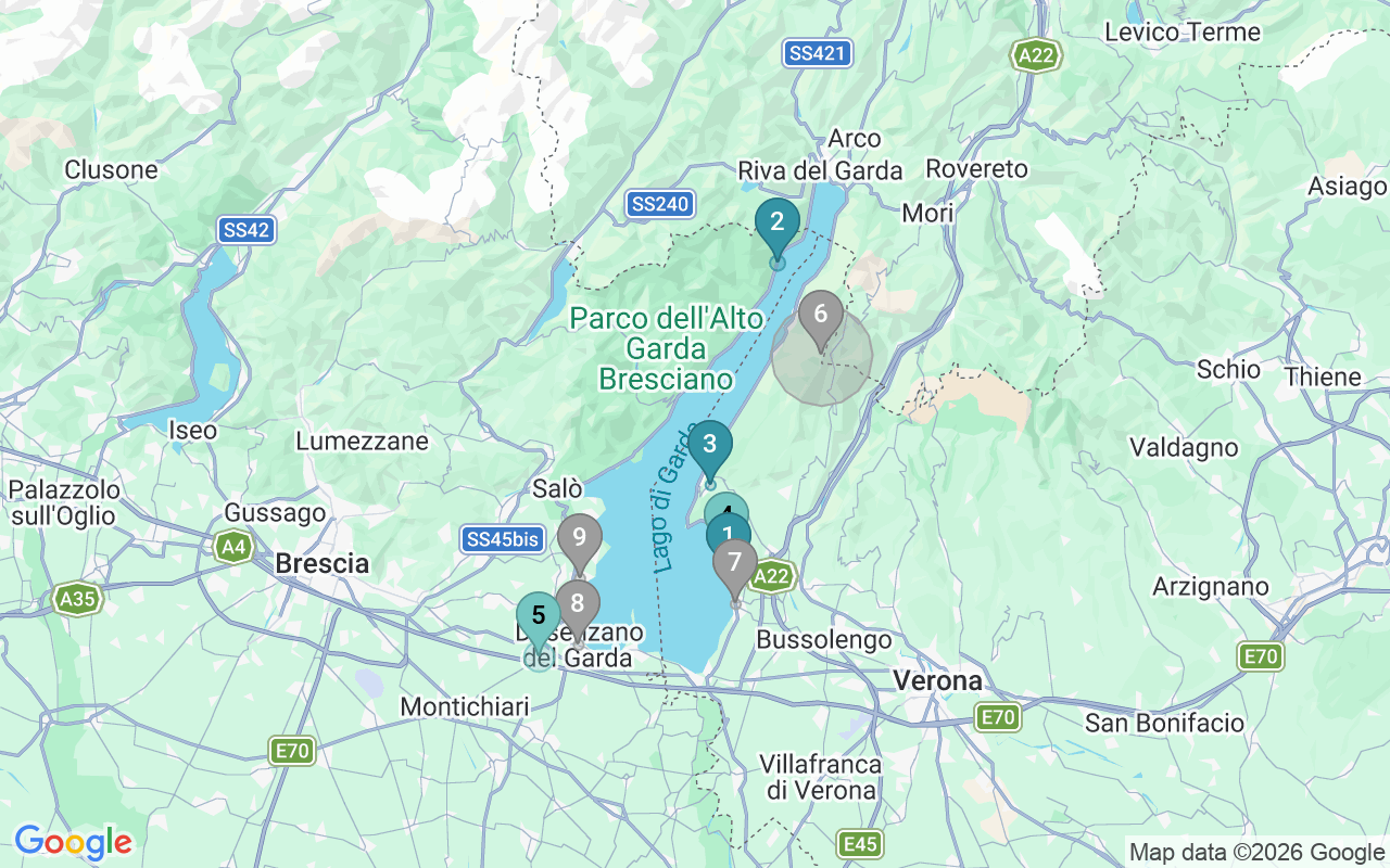 Map of Airbnb guest-review hotspots in Lake Garda with location premium circles