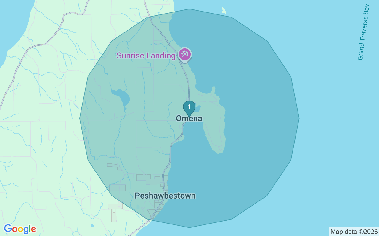 Map of Airbnb guest-review hotspots in Leelanau Peninsula with location premium circles