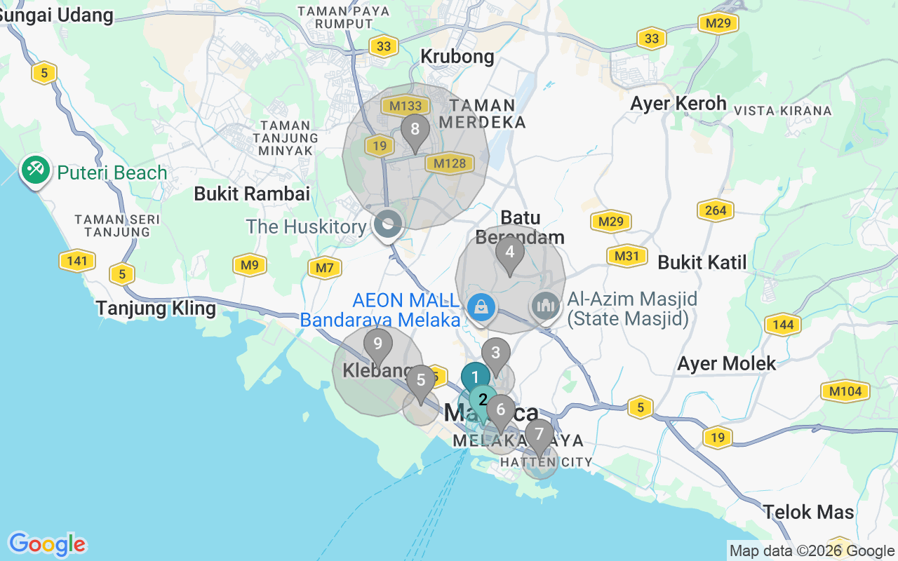 Map of Airbnb guest-review hotspots in Melaka with location premium circles