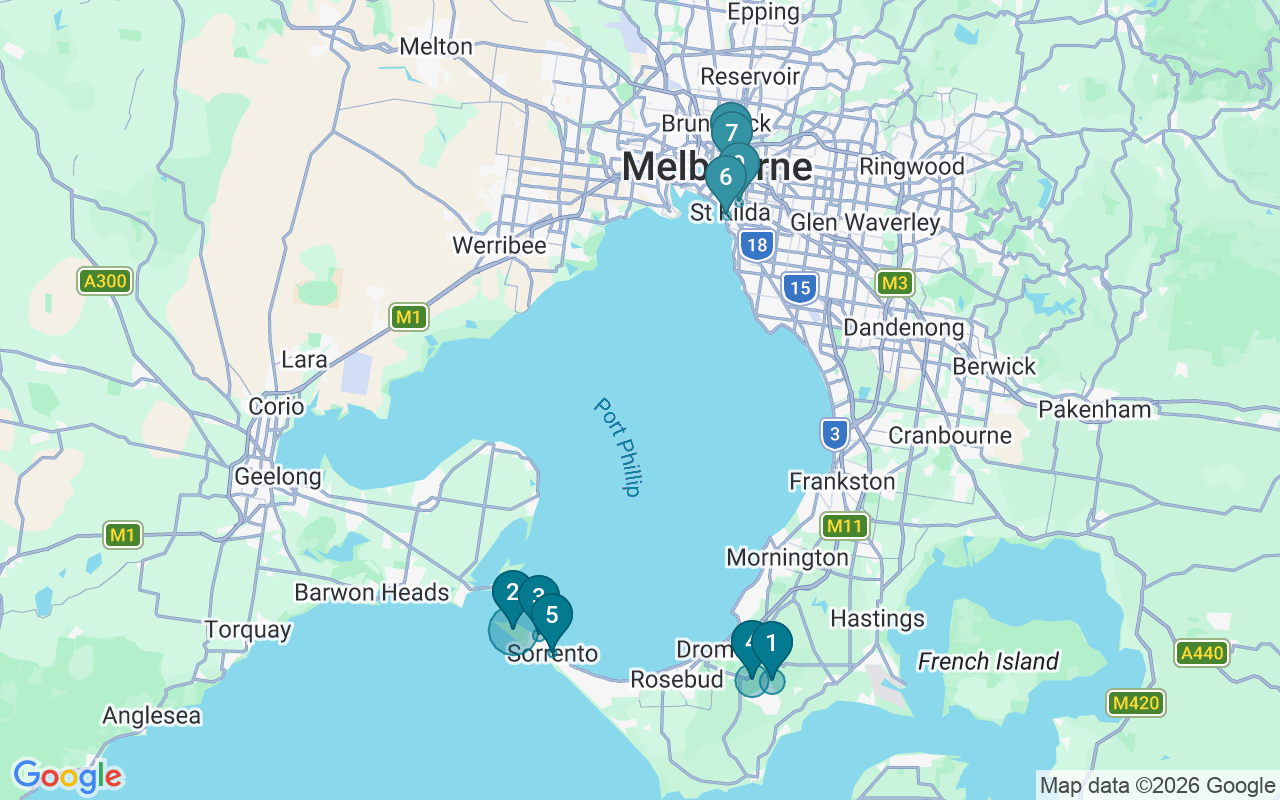 Map of Airbnb guest-review hotspots in Melbourne with location premium circles