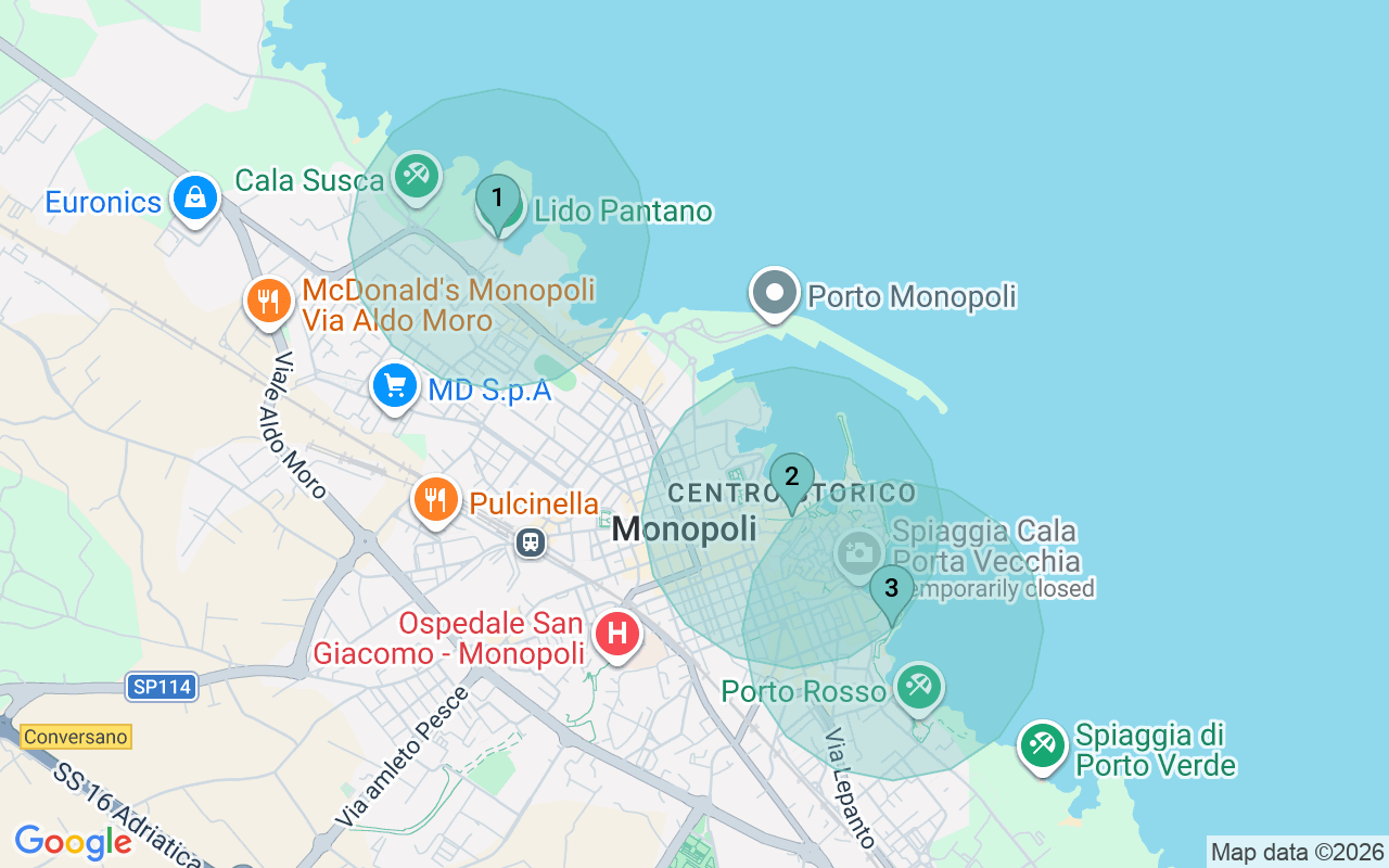 Map of Airbnb guest-review hotspots in Monopoli with location premium circles