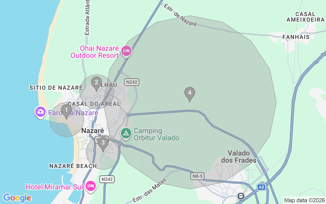 Map of Airbnb guest-review hotspots in Nazare with location premium circles