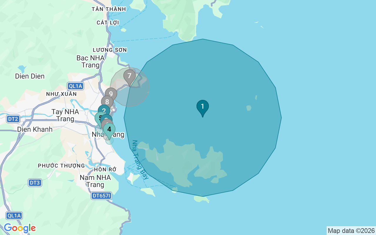 Map of Airbnb guest-review hotspots in Nha Trang with location premium circles