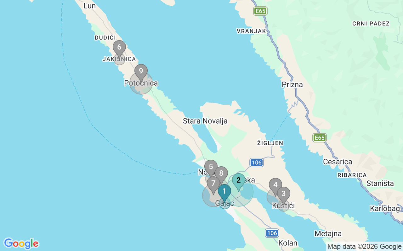 Map of Airbnb guest-review hotspots in Novalja with location premium circles