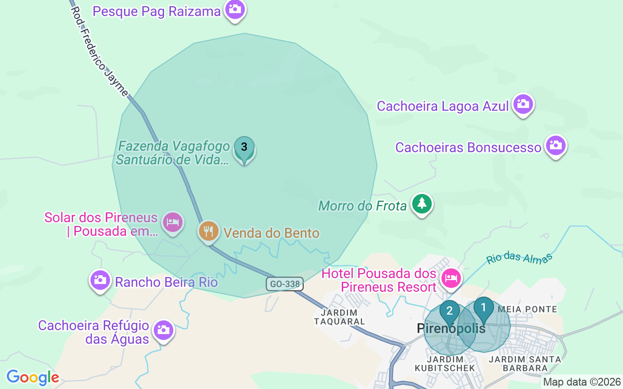 Map of Airbnb guest-review hotspots in Pirenópolis with location premium circles