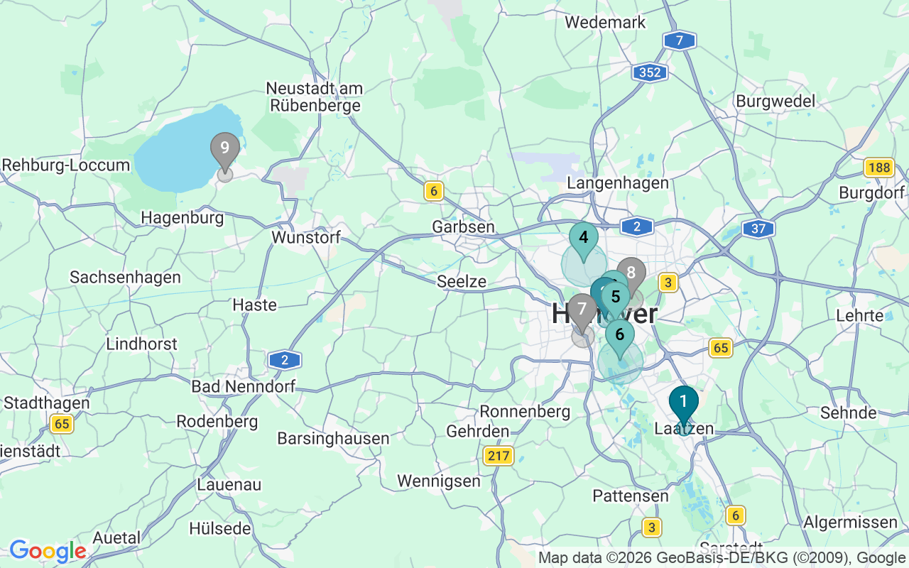 Map of Airbnb guest-review hotspots in Region Hannover with location premium circles