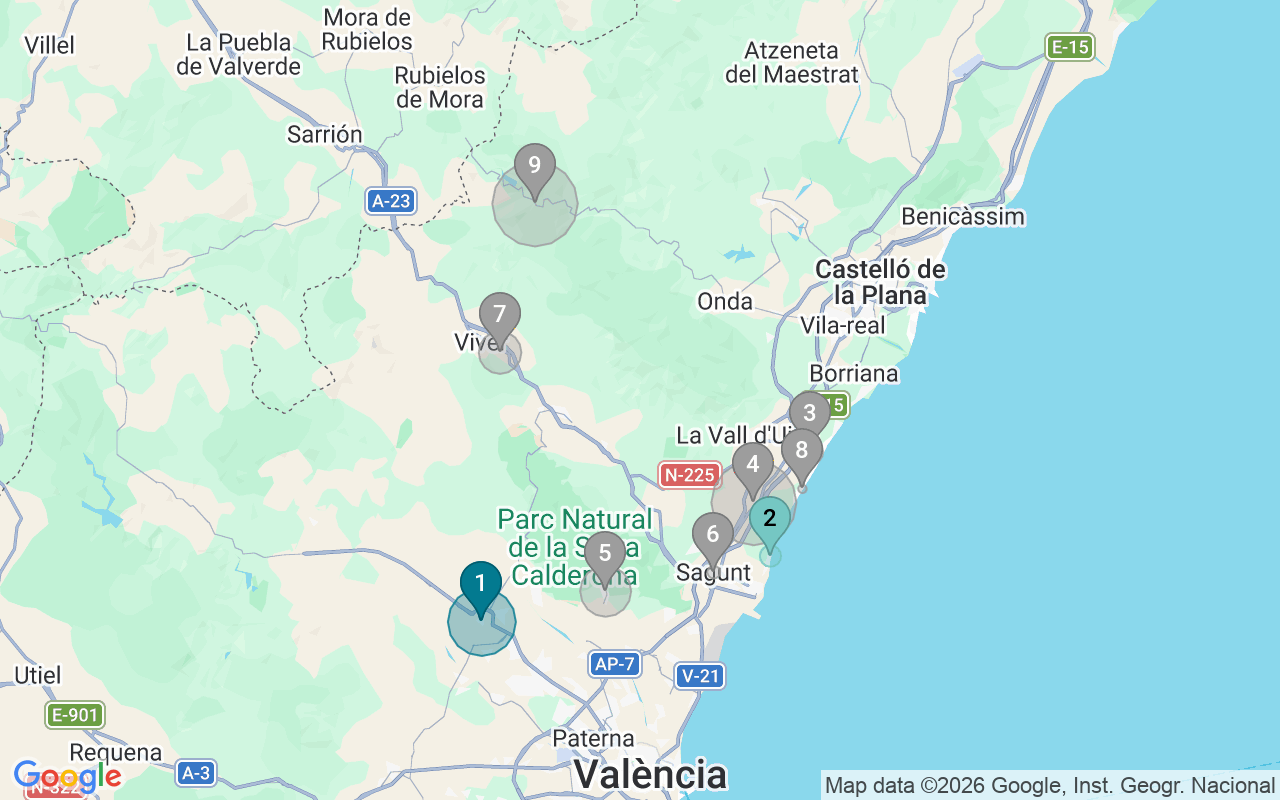 Map of Airbnb guest-review hotspots in Serra Calderona with location premium circles