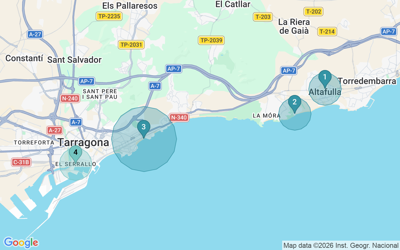 Map of Airbnb guest-review hotspots in Tarragona with location premium circles