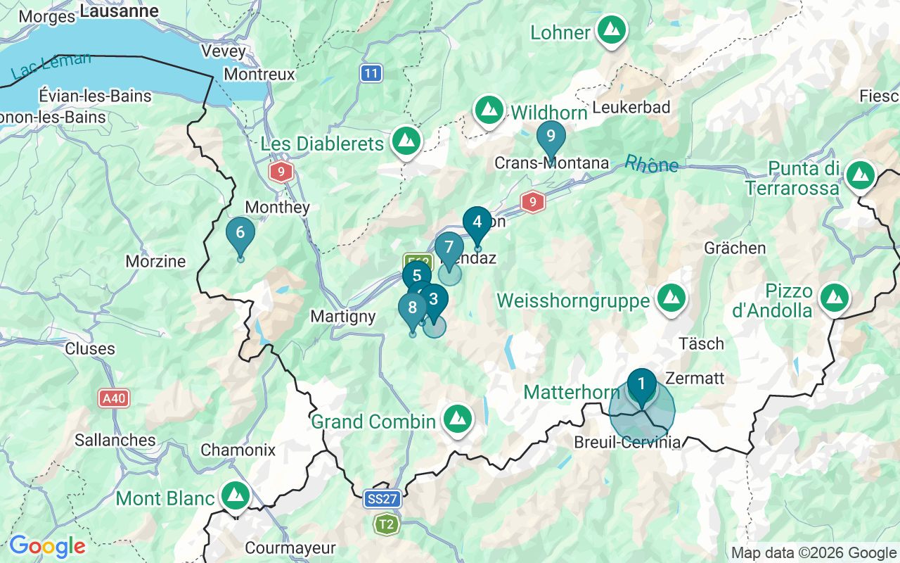 Map of Airbnb guest-review hotspots in Valais with location premium circles
